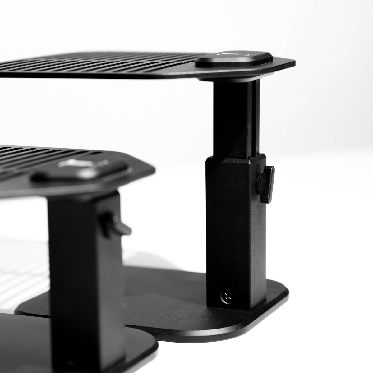 Nucleus Stem Stand